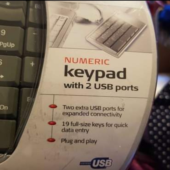 Targus numeric keypad with 2 USB ports, NEW - Picture 5 of 5